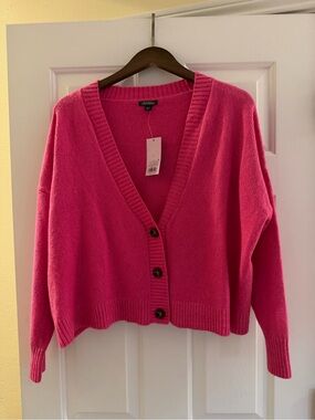 NWT Wild Fable Hot Pink Button-Front V-Neck Cardigan.  Size Large